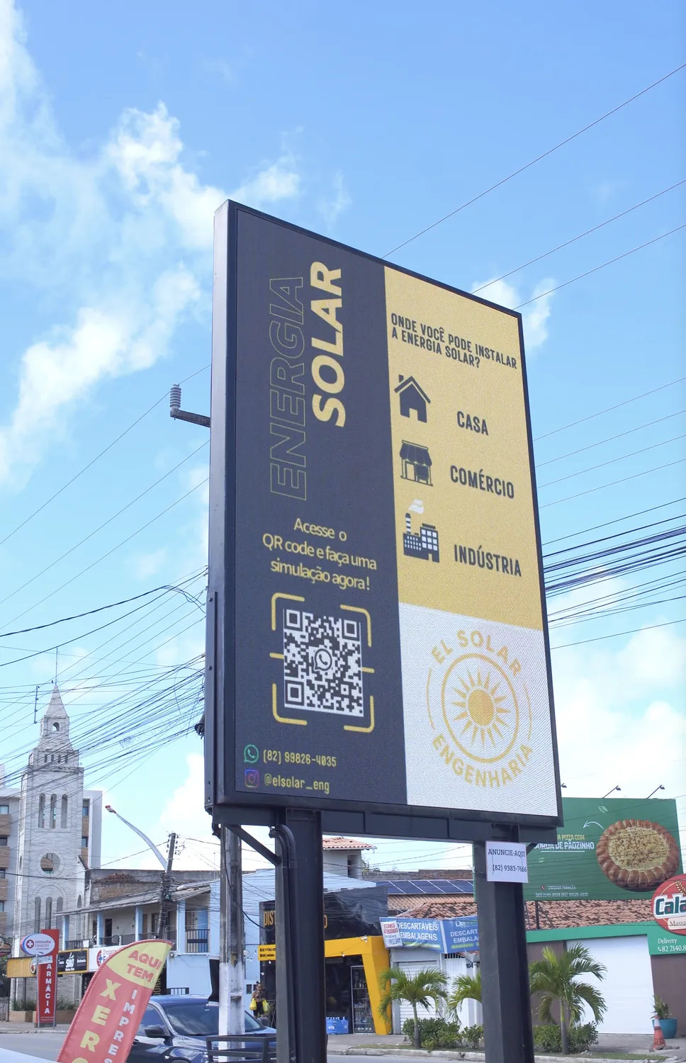 Anúncio de cliente exibido no painel de LED